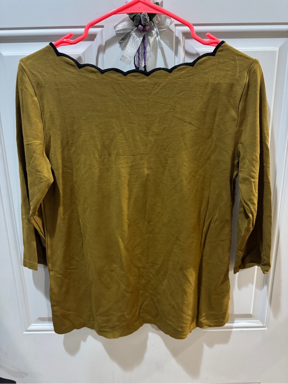 Ann Taylor Olive Scallop-Edge Long Sleeve Tee